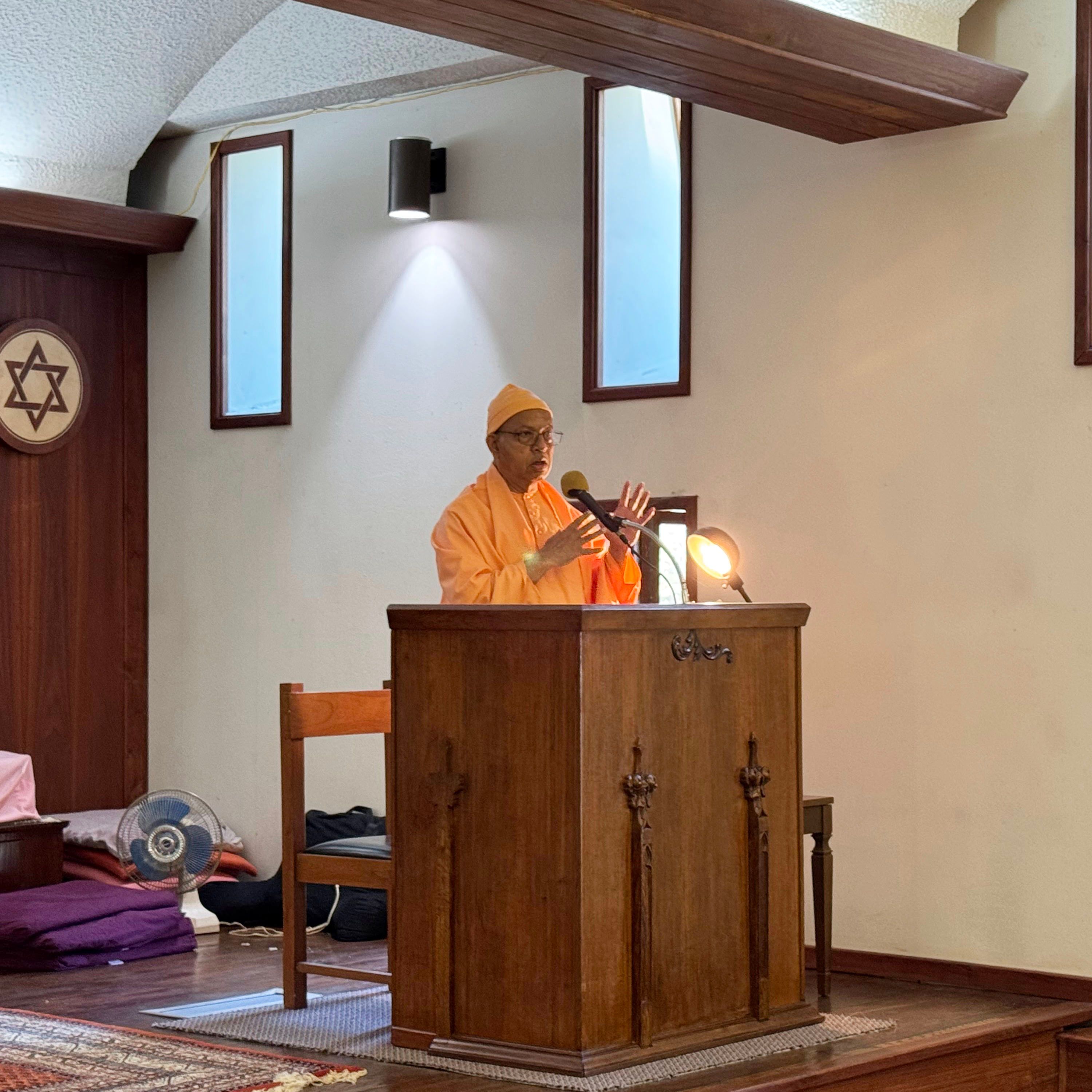 Swami Satyamayananda.jpg